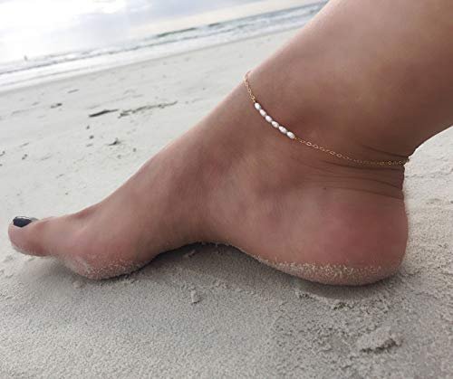 MEVECCO Women Gold Anklet Boho Delicate Handmade 18k Gold Plated Dainty Beach Pearl Foot Chain Ankle Bracelet Adjustable Wafer Anklet for Women ANK-Pearl